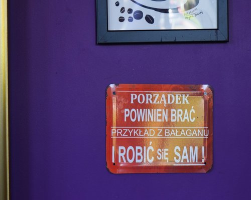 Relaks na kanapie i domowe obowiązki